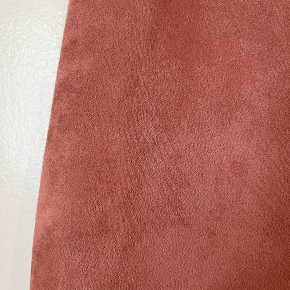 Vero Moda Pink Suede Skirt - Picture 4 of 9